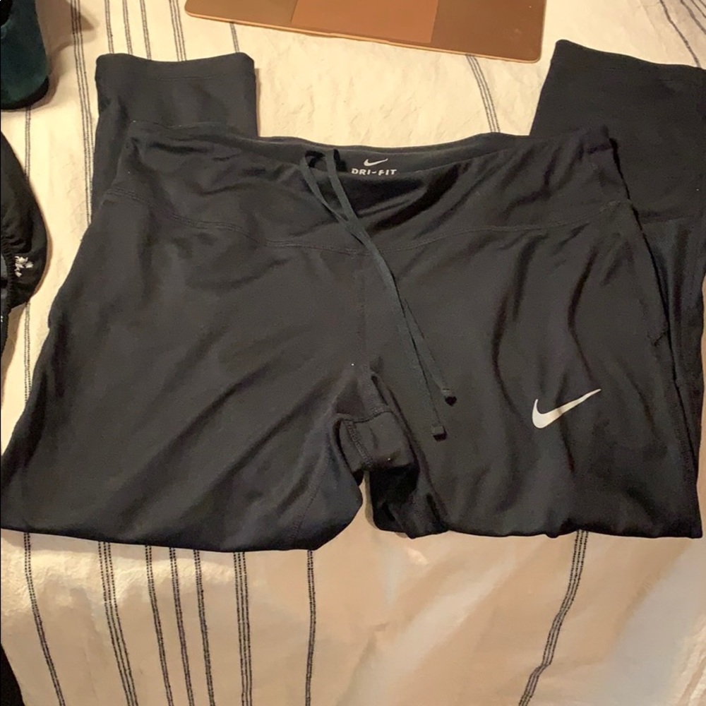 Nike dry fit Capri workout pants